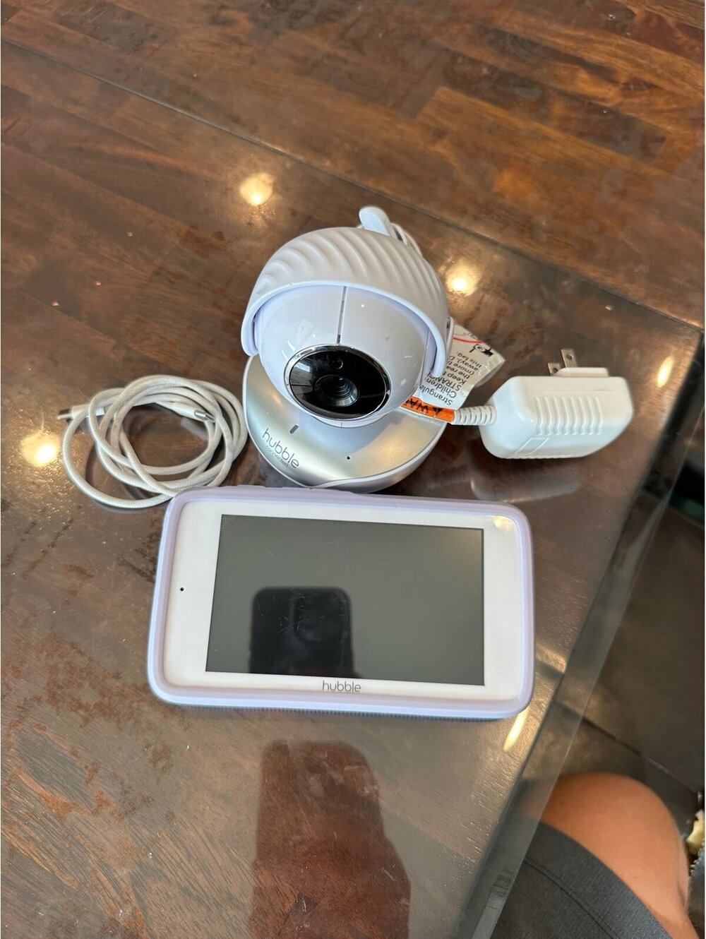 Hubble Connected Baby Monitor with Screen and charger